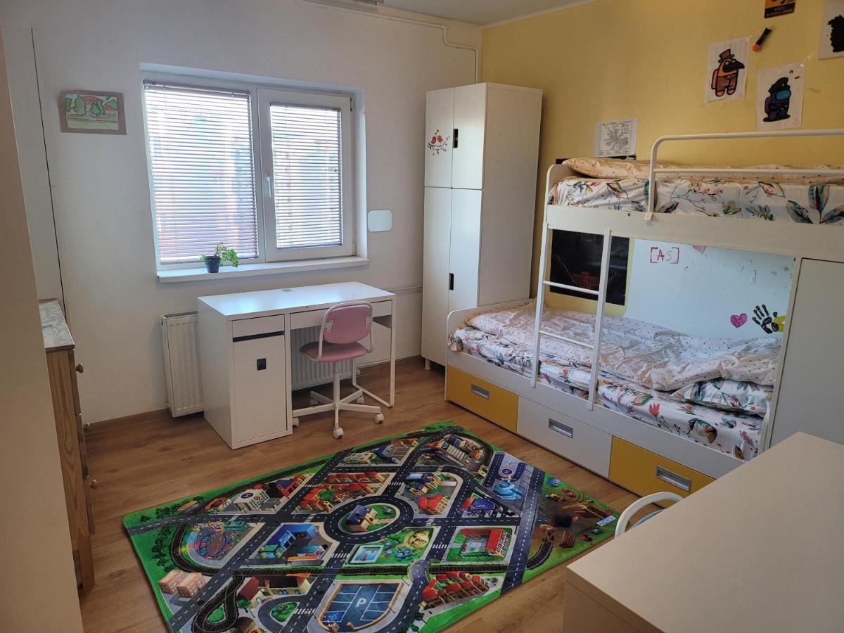 Family Friendly With Kids Room, Quiet And Peaceful Boekarest Buitenkant foto