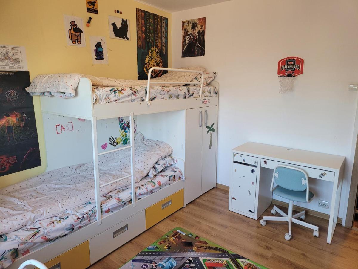 Family Friendly With Kids Room, Quiet And Peaceful Boekarest Buitenkant foto